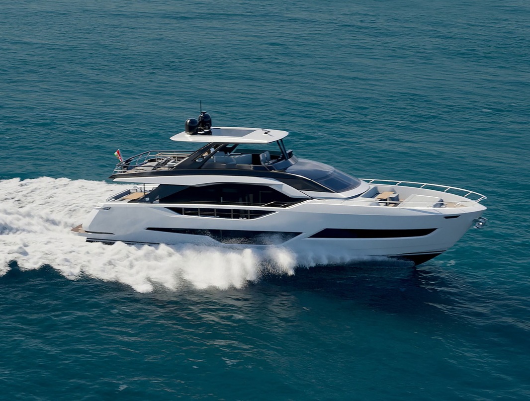 Яхта Ferretti Yachts 800 доступна к поставке!