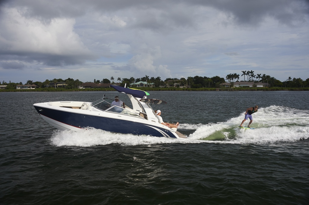 R7WssSurf.jpg R7WssSurf.jpg